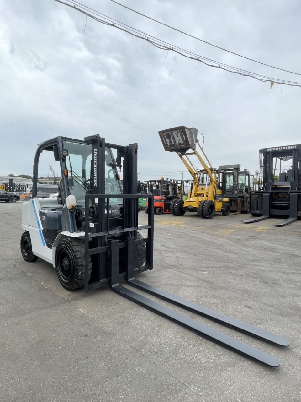 ユニキャリア　フォークリフト　FD30T5M