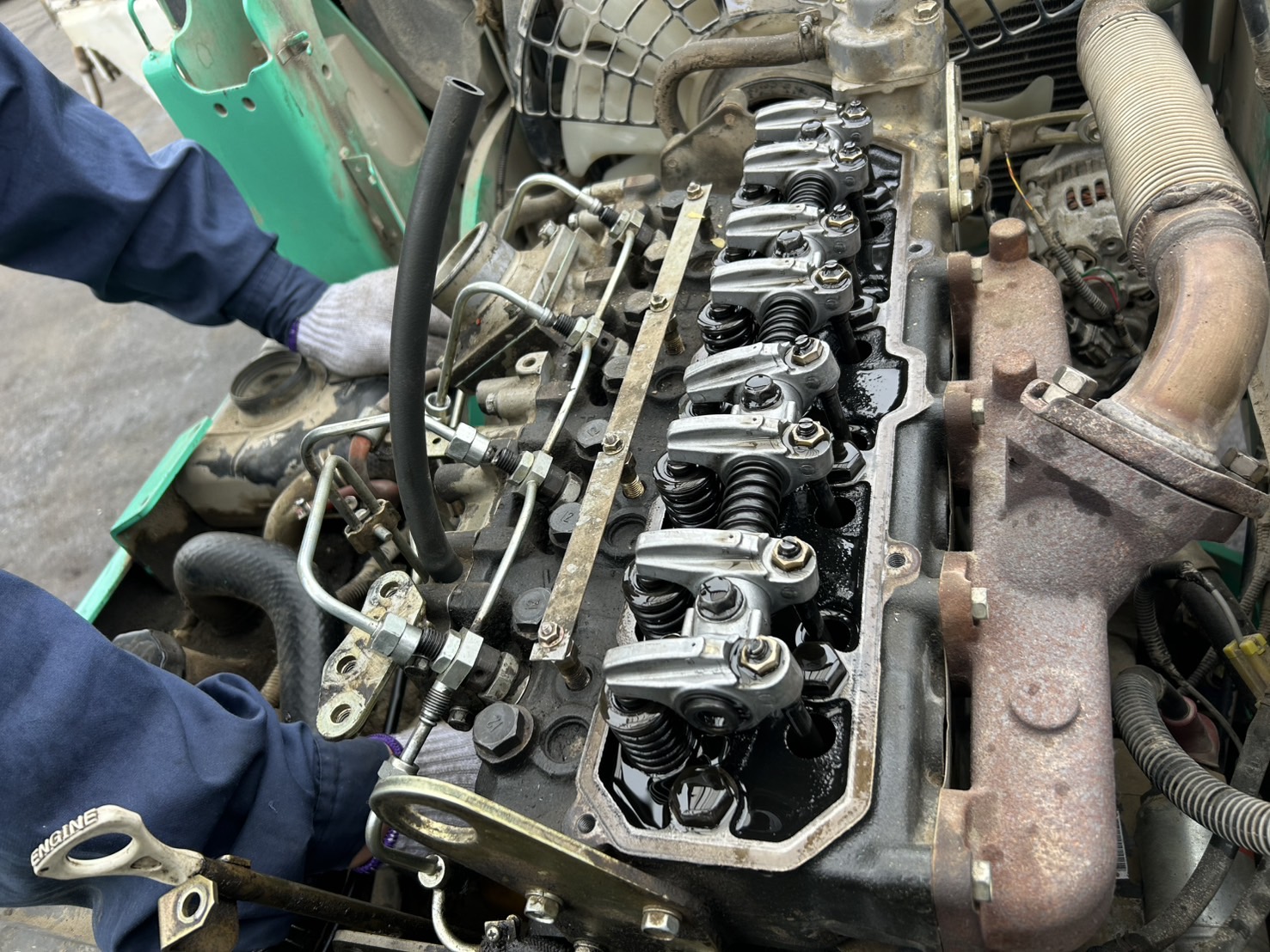 【フォークリフトの秘密】エンジンがオイルを食べちゃう!? 〜オイル上がりとS4Sエンジンのオーバーホール物語〜